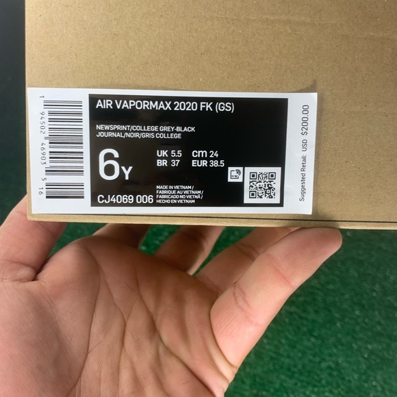 Nike Vapormax Size:6y - Picture 7 of 7